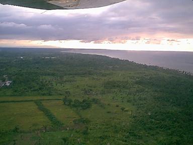 Flying to Utila